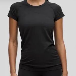 Lululemon Athletica Black Fitted Short Sleeve Tee